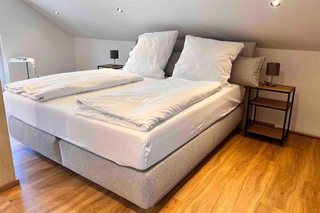 Viel Platz In Burghausen Fuer Freunde Und Familie Appartement Buitenkant foto