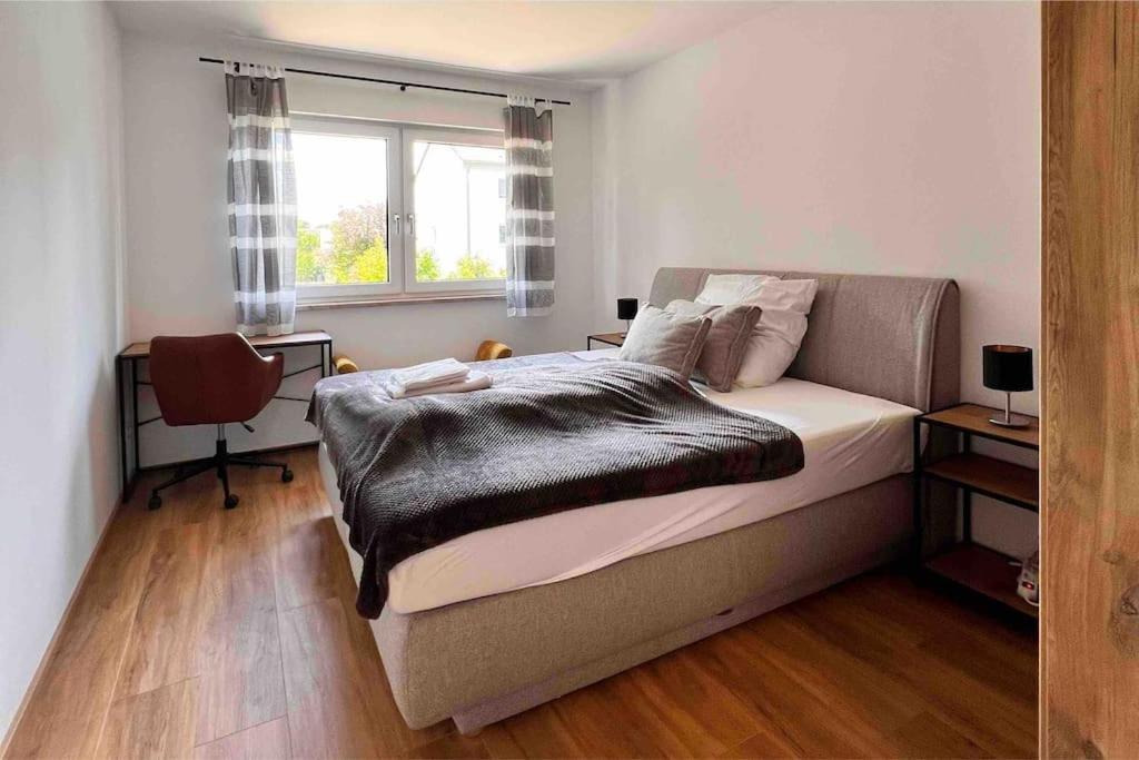 Viel Platz In Burghausen Fuer Freunde Und Familie Appartement Buitenkant foto
