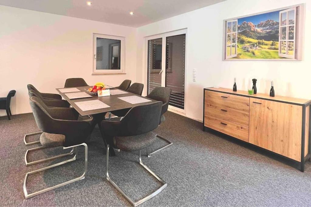Viel Platz In Burghausen Fuer Freunde Und Familie Appartement Buitenkant foto
